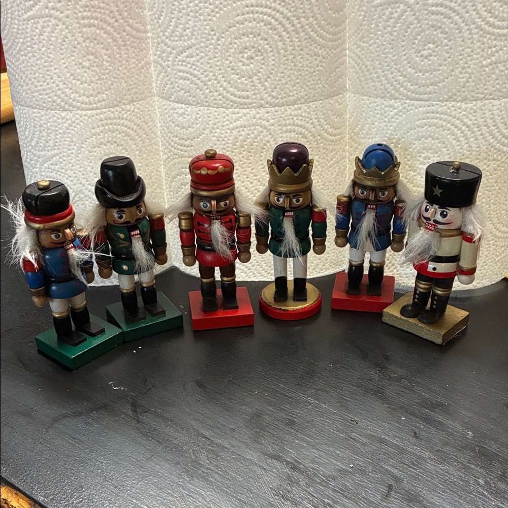 DIVAS LiMiTED Festive Nutcracker Set with Red and Green Accents